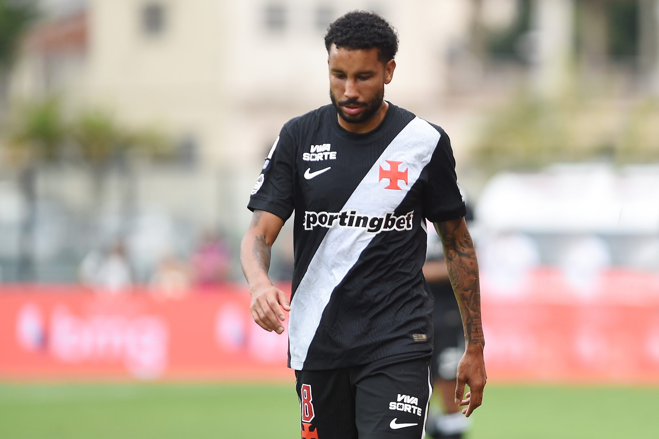 Desfalque importante: Jair se lesiona e preocupa a torcida vascaína