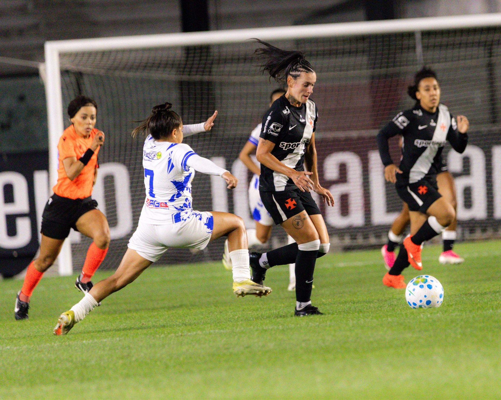 Vasco Feminino Retorna à Elite: Uma Vitória que Transcende o Campo