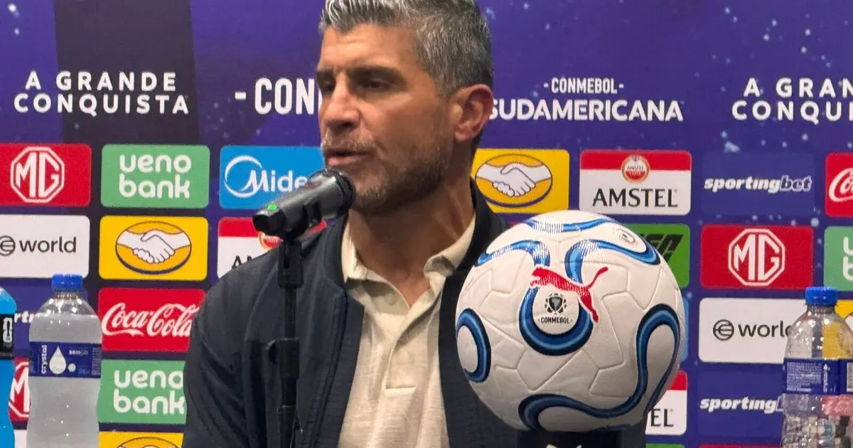 Vasco empata em casa e torcida sente desilusão após jogo contra o Olimpia
