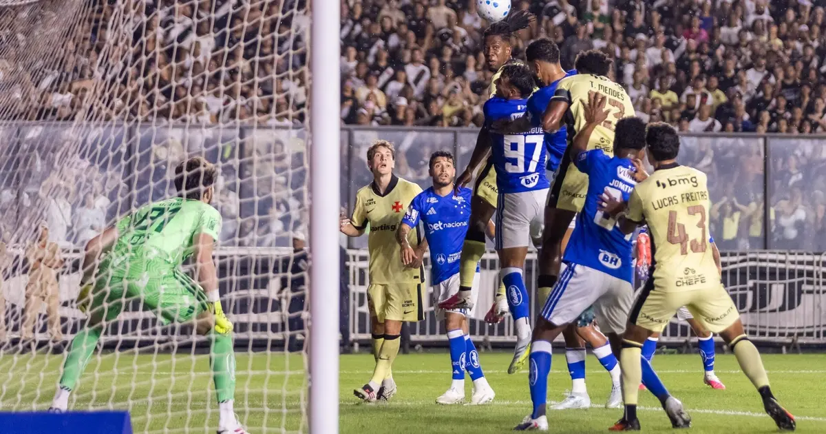 Vasco brilha em São Januário e vence Cruzeiro com gols de Tchê Tchê, Lucas Freitas e David
