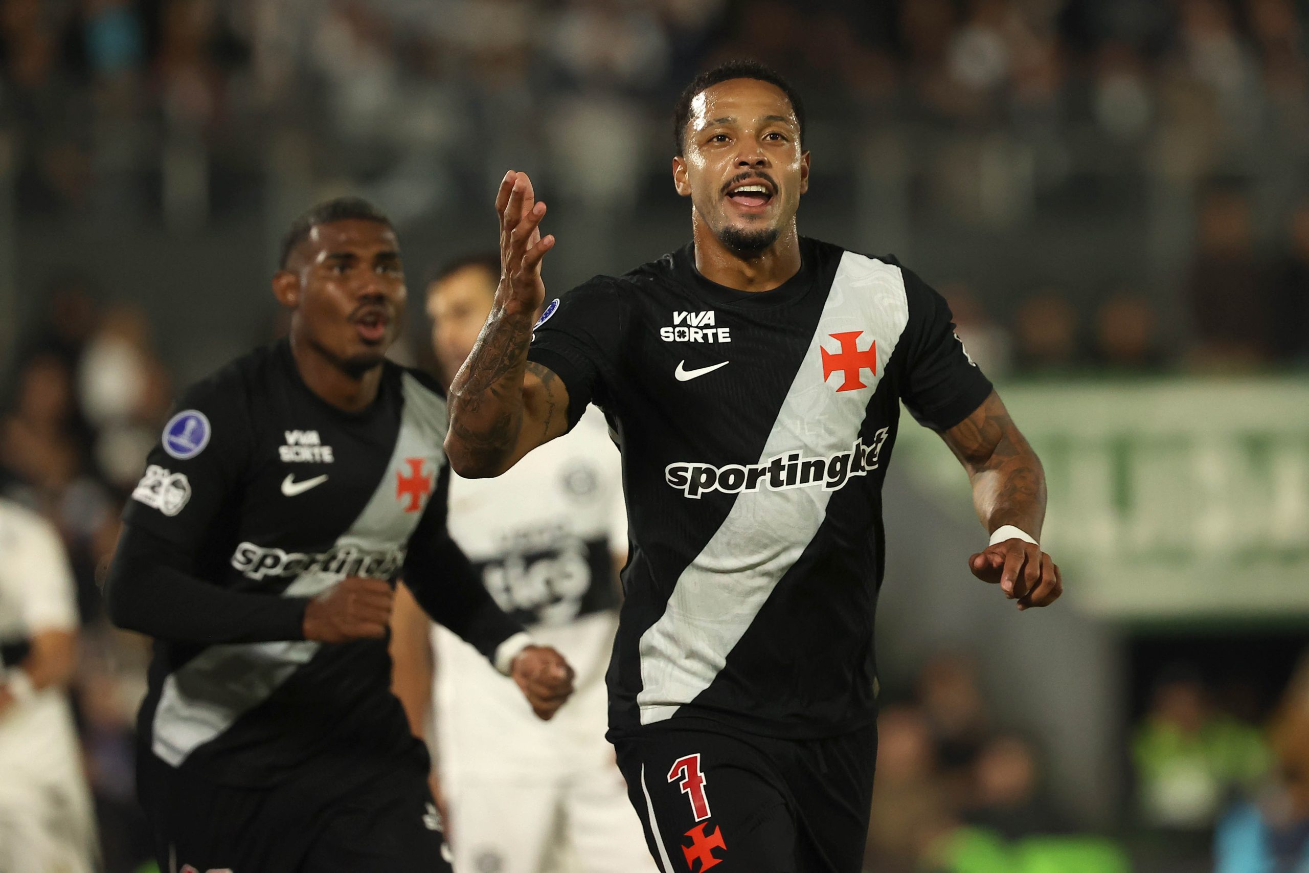 Vasco avança na Sul-Americana e enche os cofres com vitória histórica