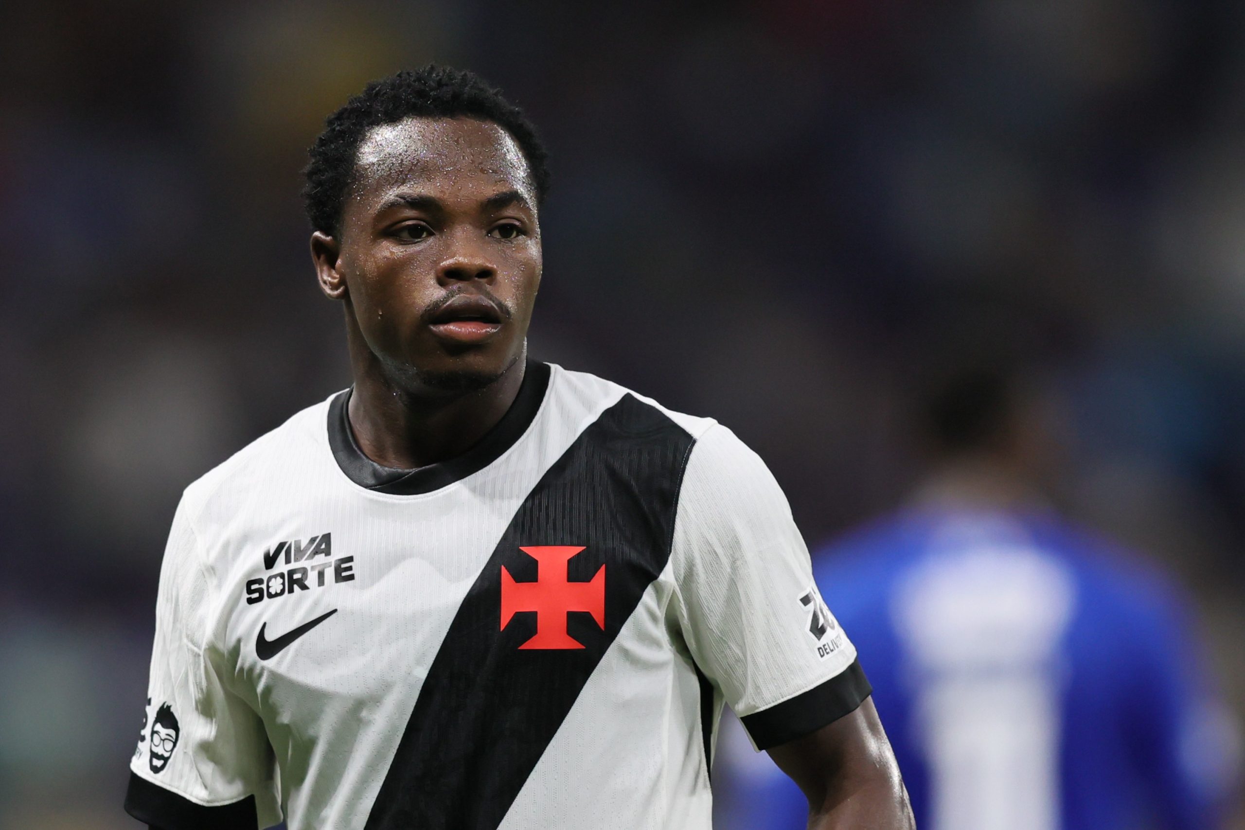 Andrés Gómez fora do jogo: a torcida sente o peso da ausência no Vasco