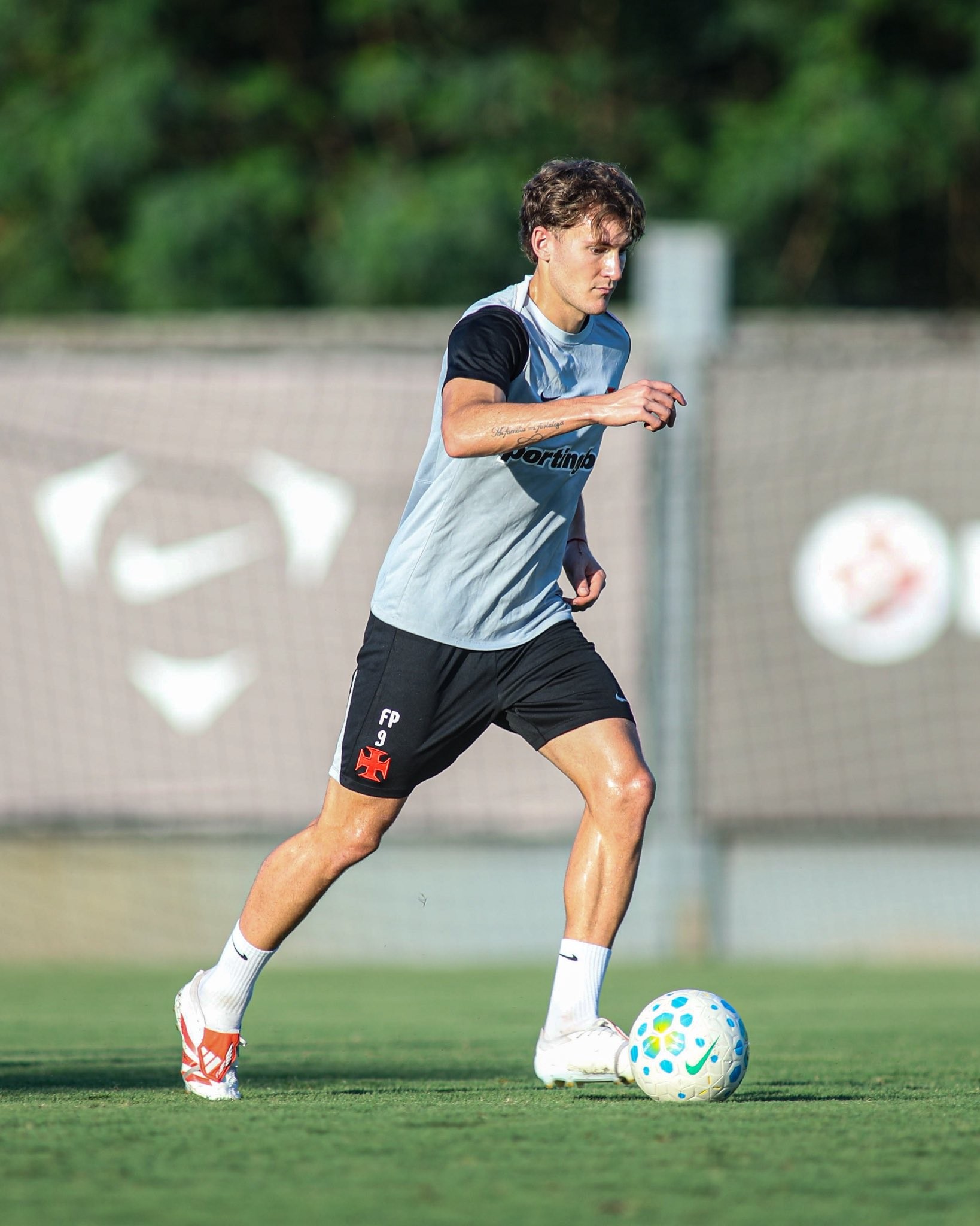 Vasco se prepara para o clássico contra o Fluminense com força total