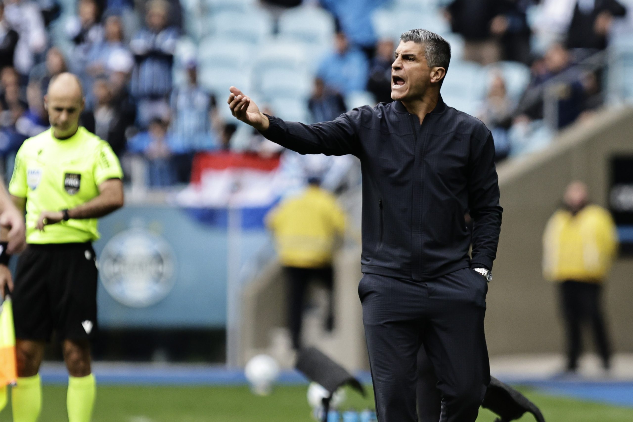 A Primeira Vitória Fora de Casa: Um Marco para o Vasco