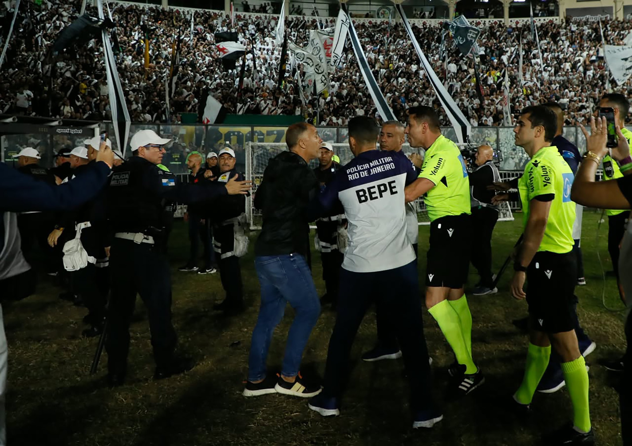 Vasco sofre punições após confusão em jogo da Copa do Brasil