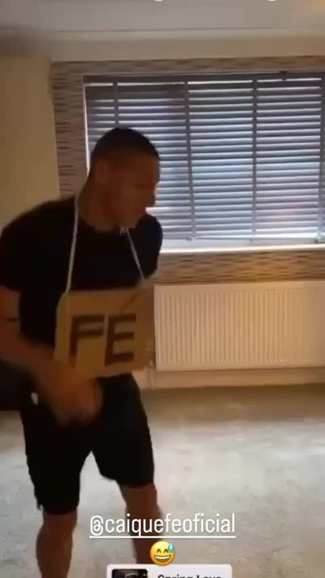 Richarlison vibra com vitória do Vasco e reforça laços com a torcida