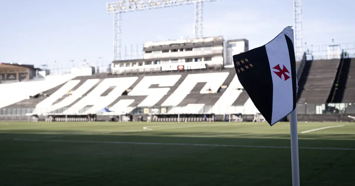 Oseias, a nova joia do Vasco, assina seu primeiro contrato profissional